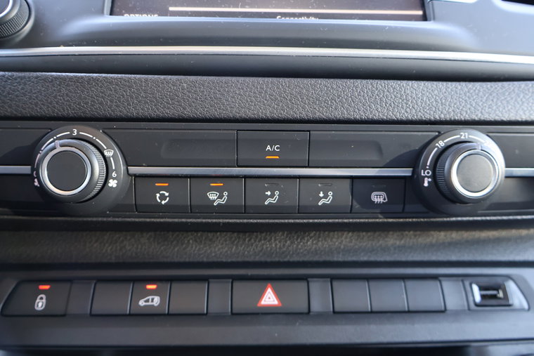 Vehicle Image 27