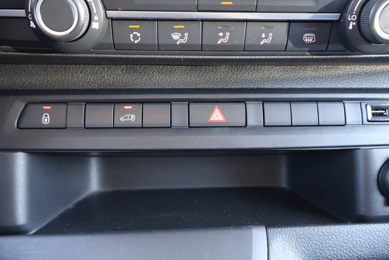 Vehicle Image 28