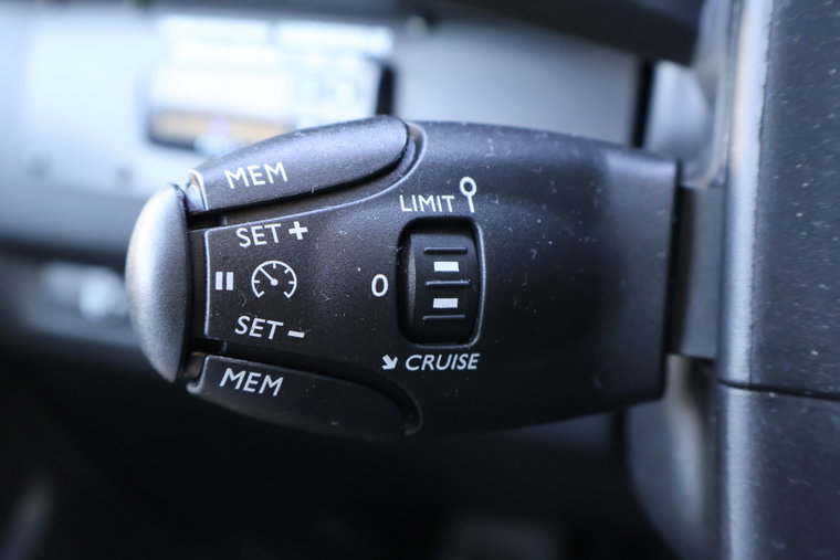 Vehicle Image 33