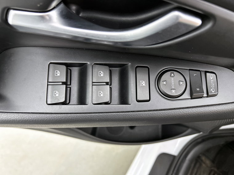 Vehicle Image 32