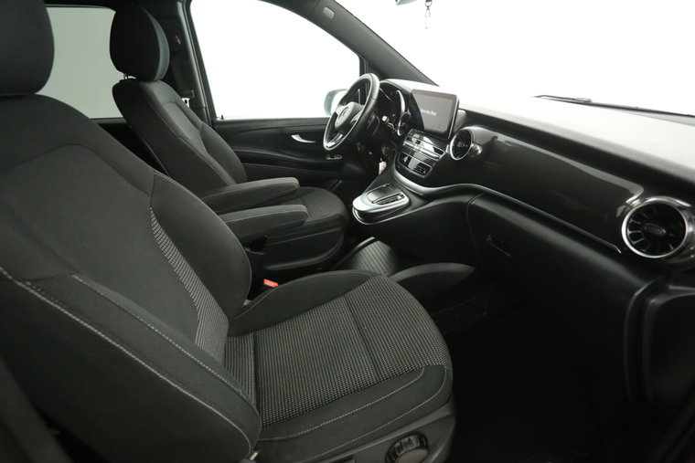 Vehicle Image 30