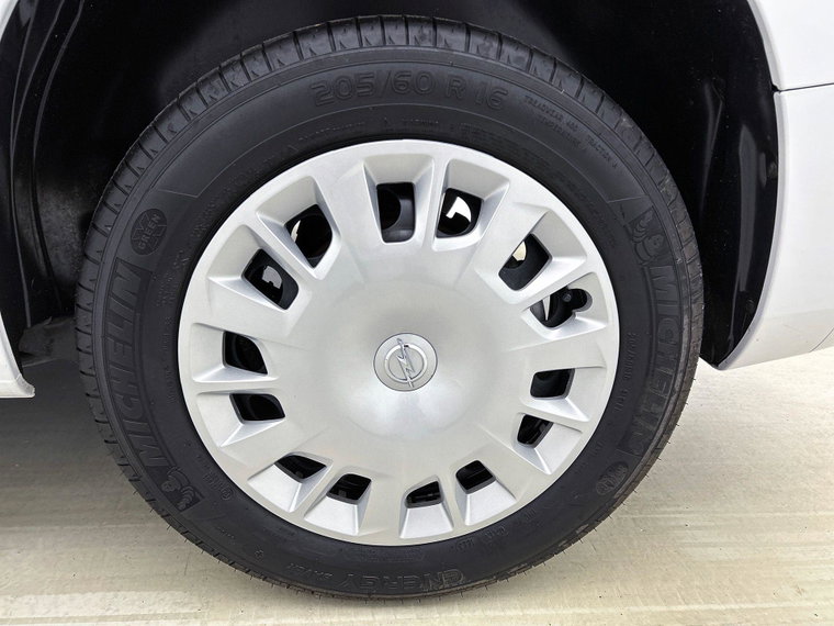 Vehicle Image 36