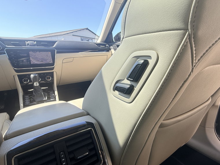 Vehicle Image 37