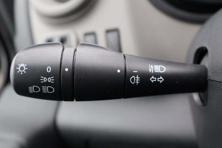 Vehicle Image 25
