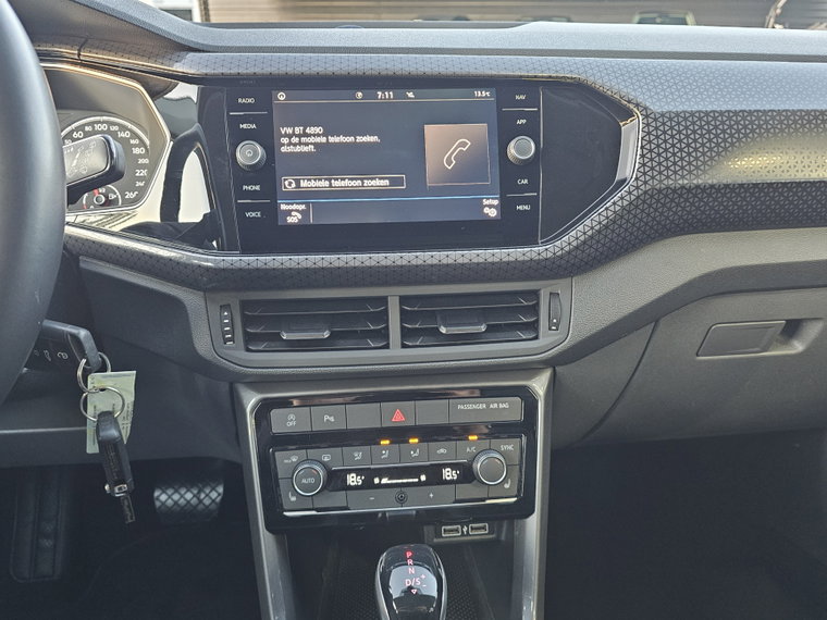 Vehicle Image 23
