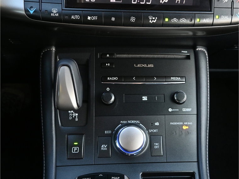 Vehicle Image 28