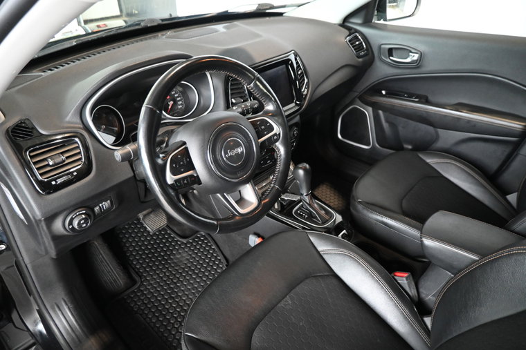 Vehicle Image 30