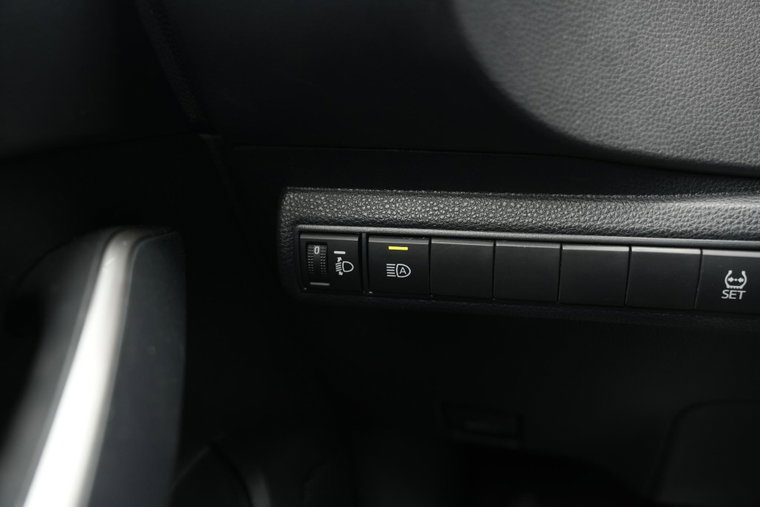 Vehicle Image 32