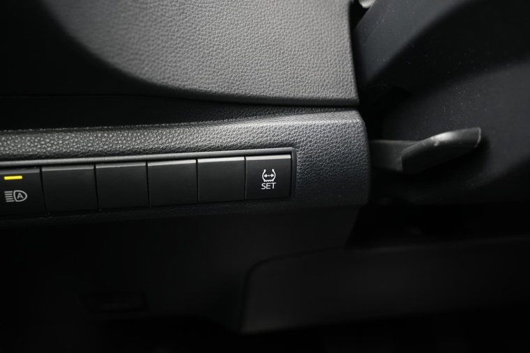 Vehicle Image 33