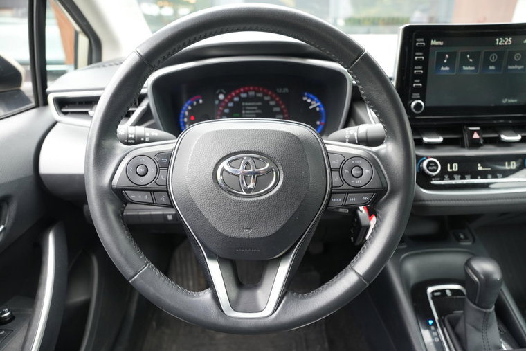 Vehicle Image 8