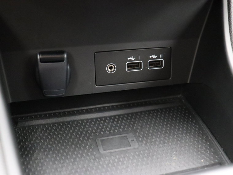 Vehicle Image 28