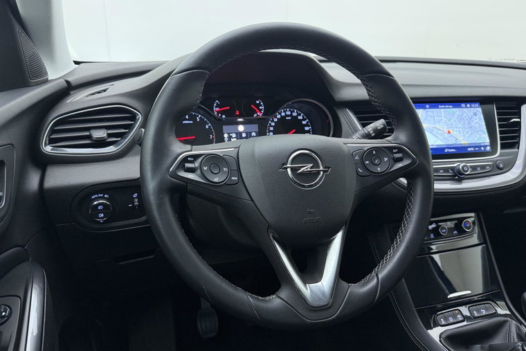 Vehicle Image 32