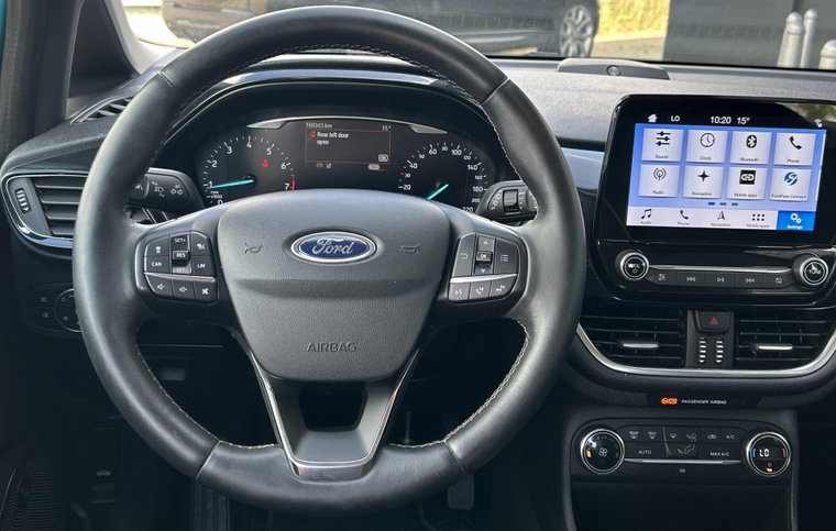 Vehicle Image 10