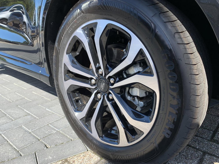 Vehicle Image 11