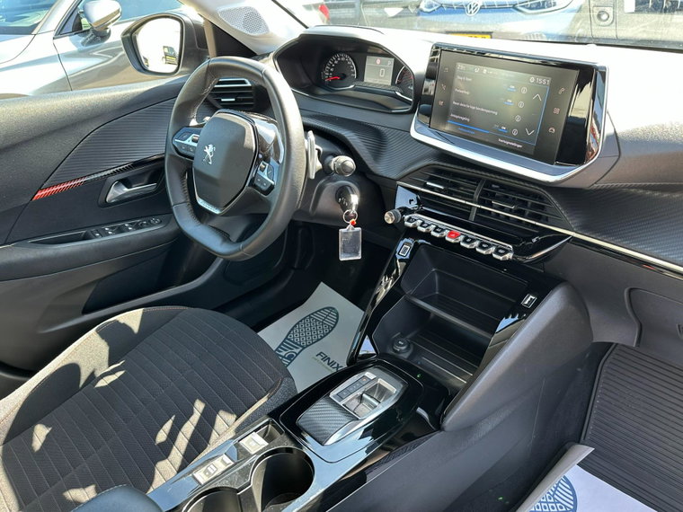Vehicle Image 21