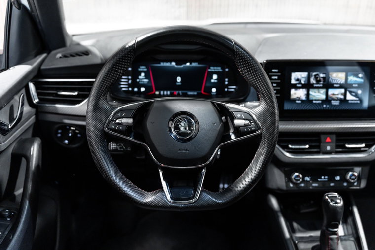 Vehicle Image 15