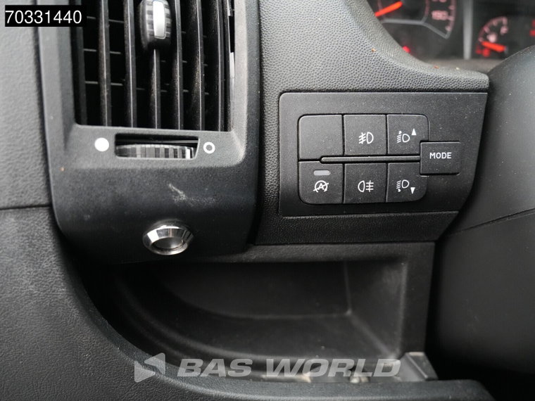Vehicle Image 26