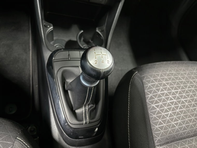 Vehicle Image 29