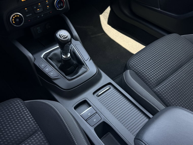 Vehicle Image 26