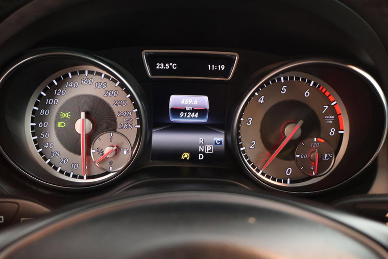 Vehicle Image 25