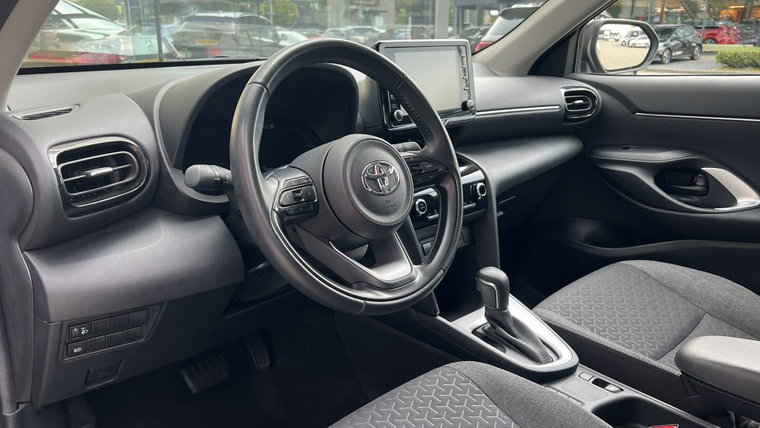 Vehicle Image 7