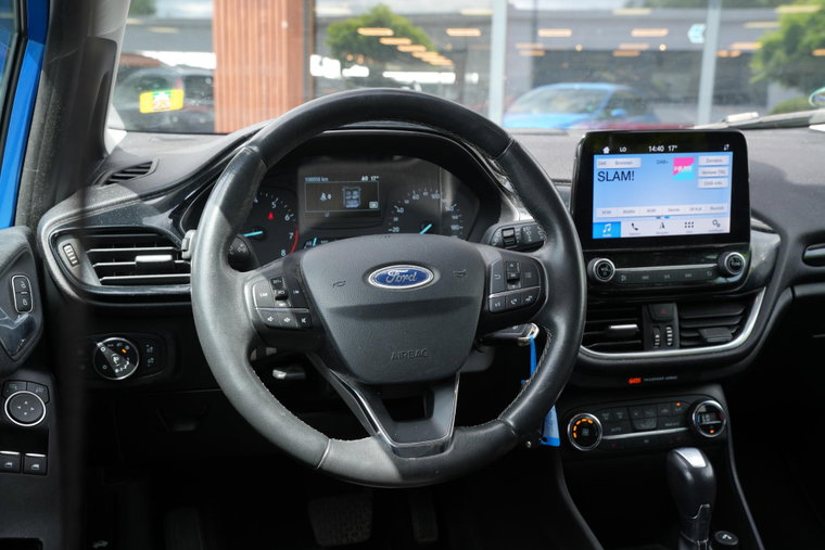 Vehicle Image 12
