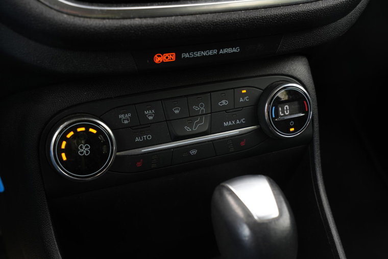 Vehicle Image 23