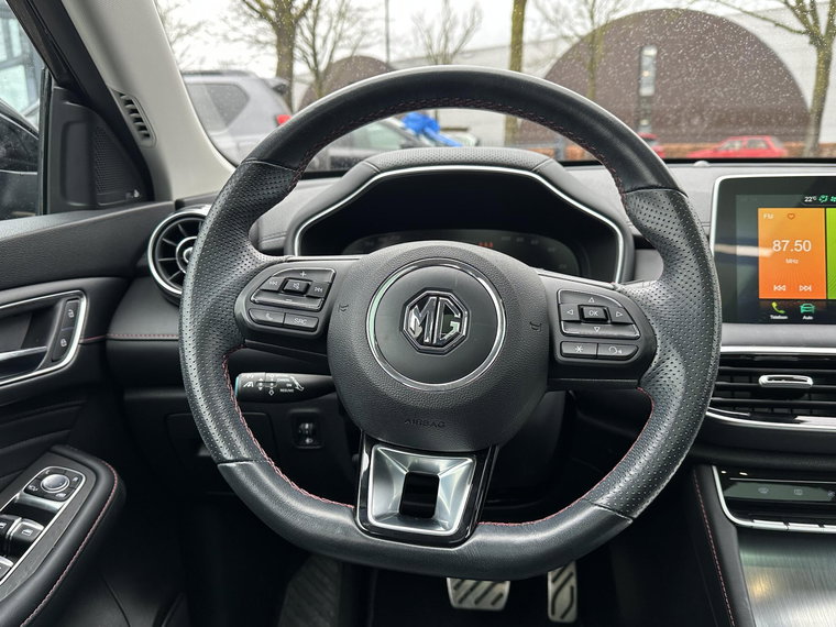 Vehicle Image 14