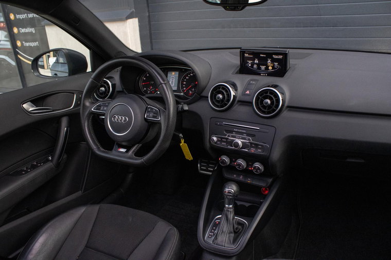 Vehicle Image 24