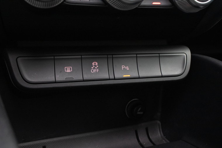 Vehicle Image 32