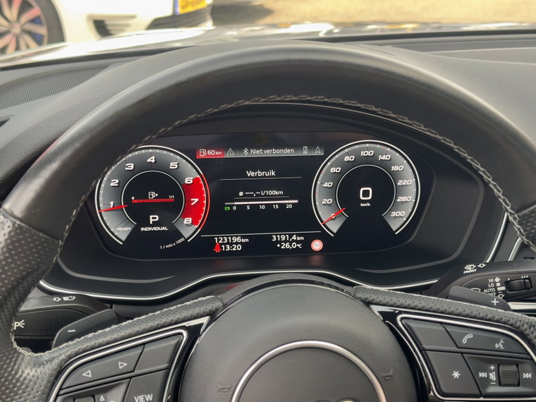 Vehicle Image 24