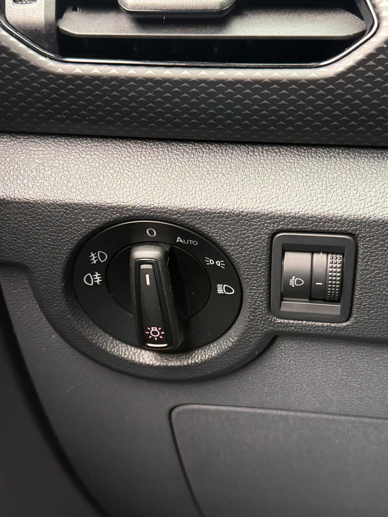 Vehicle Image 42