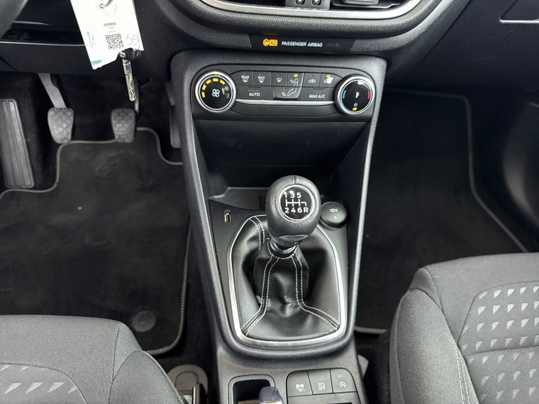 Vehicle Image 25