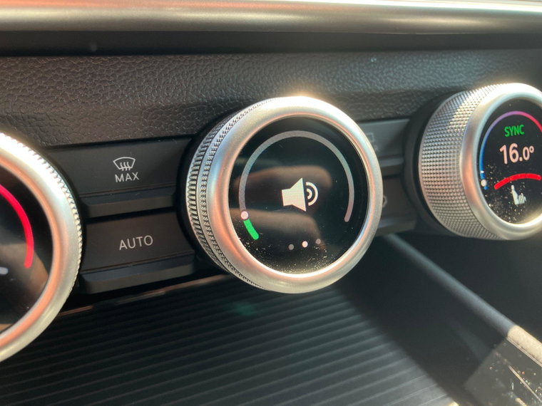 Vehicle Image 28