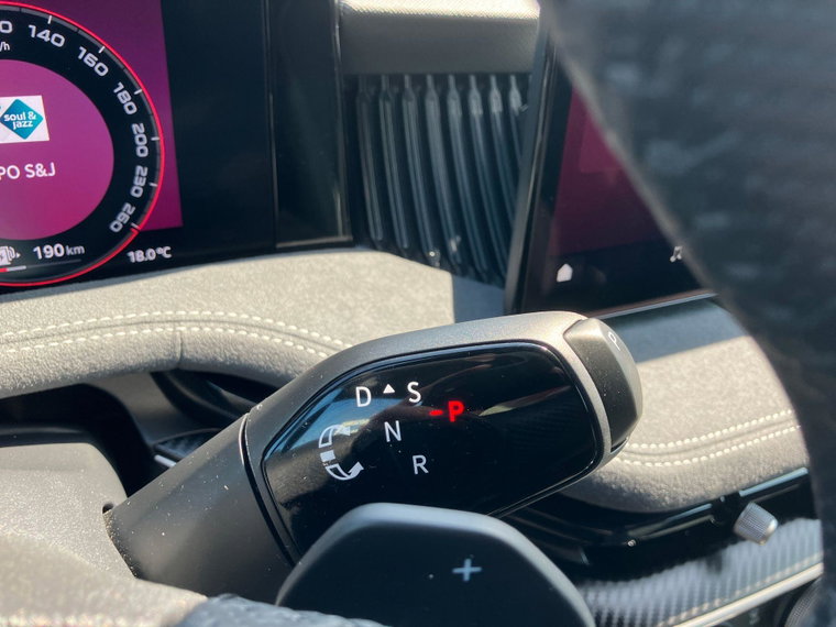 Vehicle Image 34