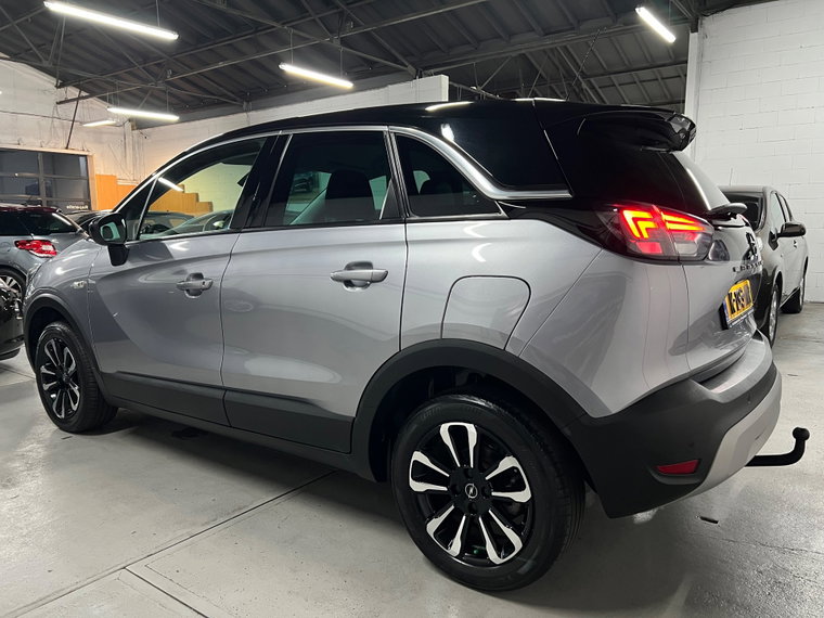 Vehicle Image 32