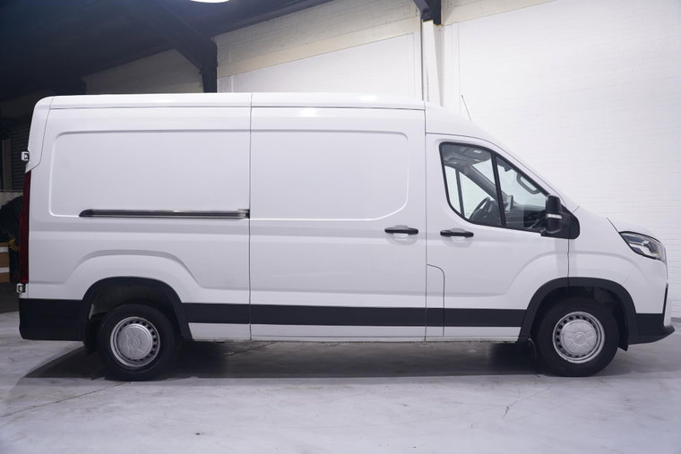 Vehicle Image 8
