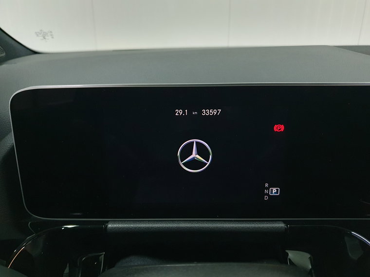 Vehicle Image 32
