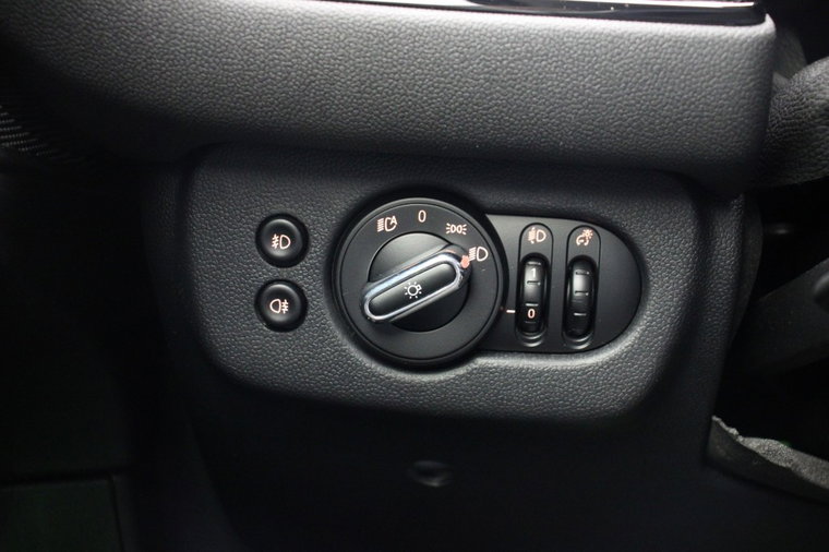Vehicle Image 29