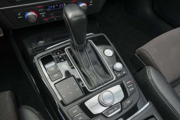 Vehicle Image 26