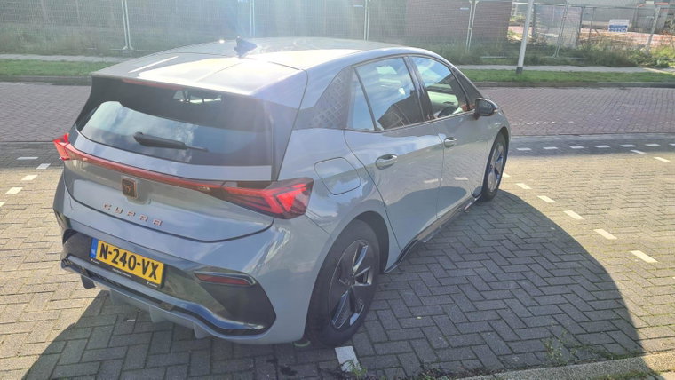 Vehicle Image 9