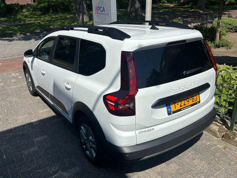 Vehicle Image 29