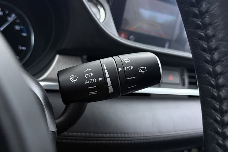 Vehicle Image 32