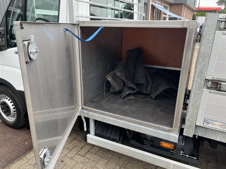 Vehicle Image 26