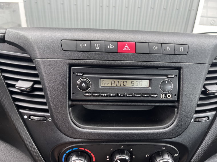 Vehicle Image 29