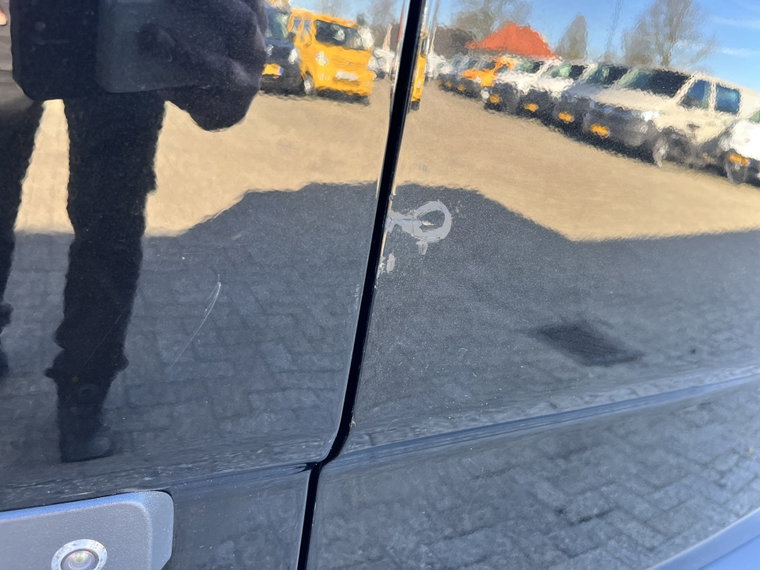 Vehicle Image 36