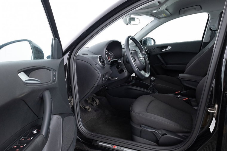Vehicle Image 16