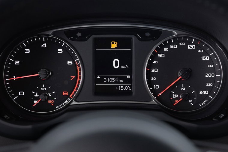 Vehicle Image 25