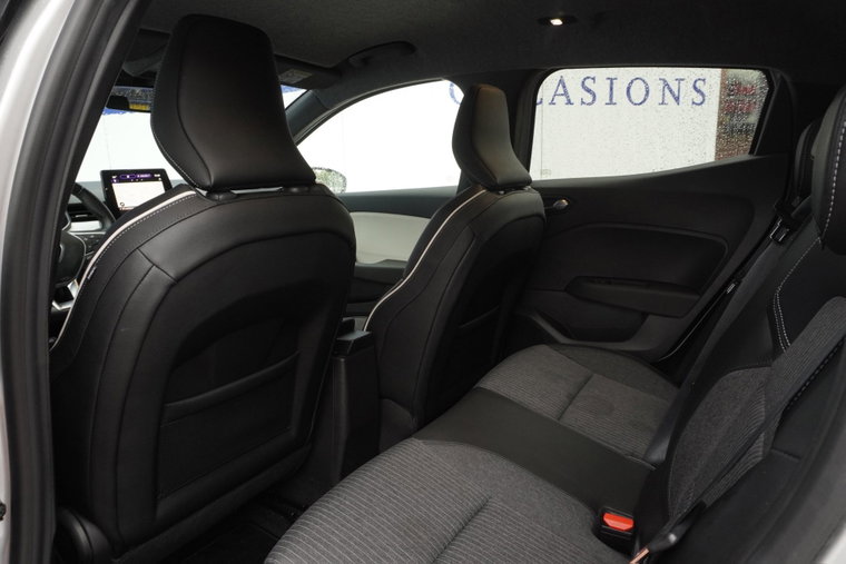 Vehicle Image 31