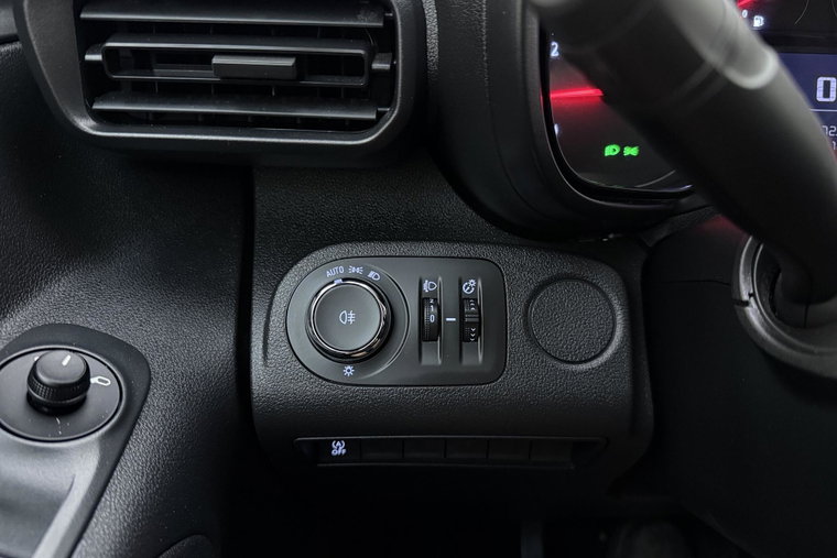 Vehicle Image 19